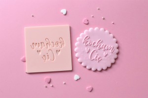 STEMPEL KOCHAM CIĘ Z SERDUSZKAMI