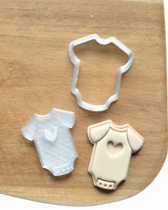 Wykrawacz body dziecięce z serduszkiem baby shower foremka