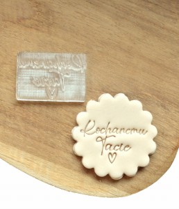 Stempel do masy cukrowej grawerowany Kochanemu Tacie z serduszkiem